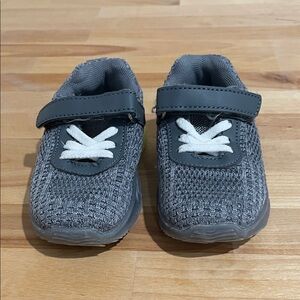 Children's Gray Knit Sneakers with Velcro Strap